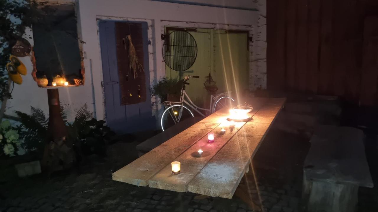 Bett im Heu auf Bauernhof Gemeinschaftsbad Schlafsäcke Hausbreitenbach Exterior foto