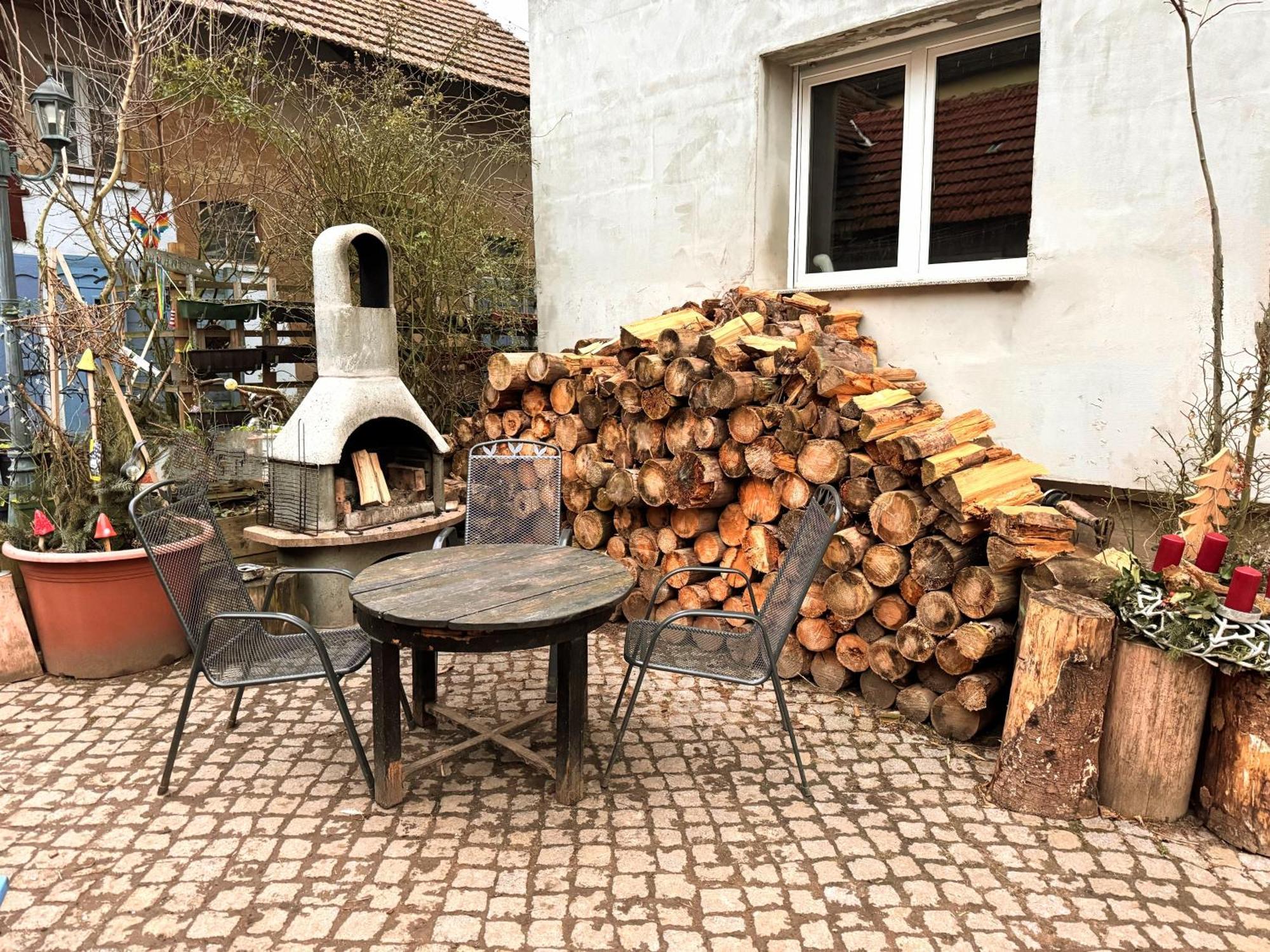 Bett im Heu auf Bauernhof Gemeinschaftsbad Schlafsäcke Hausbreitenbach Exterior foto